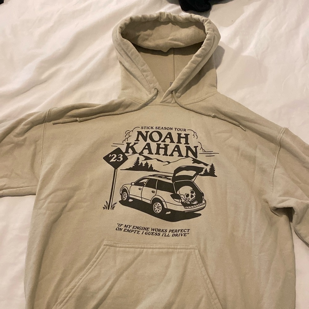 Noah Kahan Hoodie Stick Season tour size medium beige/tan hardly worn! Unisex